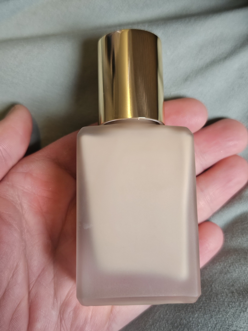 Estee Lauder Double Wear Foundation - 1N0, OG Formula - Picture 3 of 4